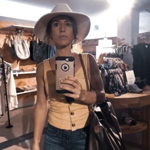 Meet your Posher, Doina